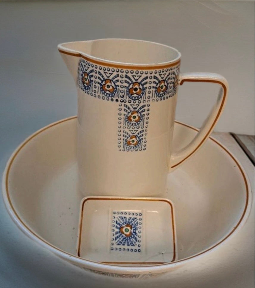 Ensemble de toilette ancien – Verre gravé à décor floral