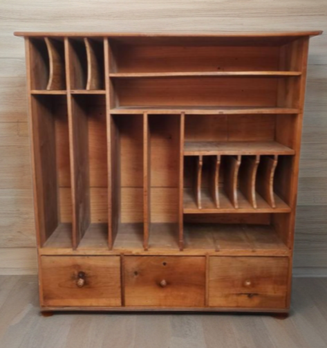 Meuble de tri d’atelier ancien en bois naturel – France, début XXe siècle