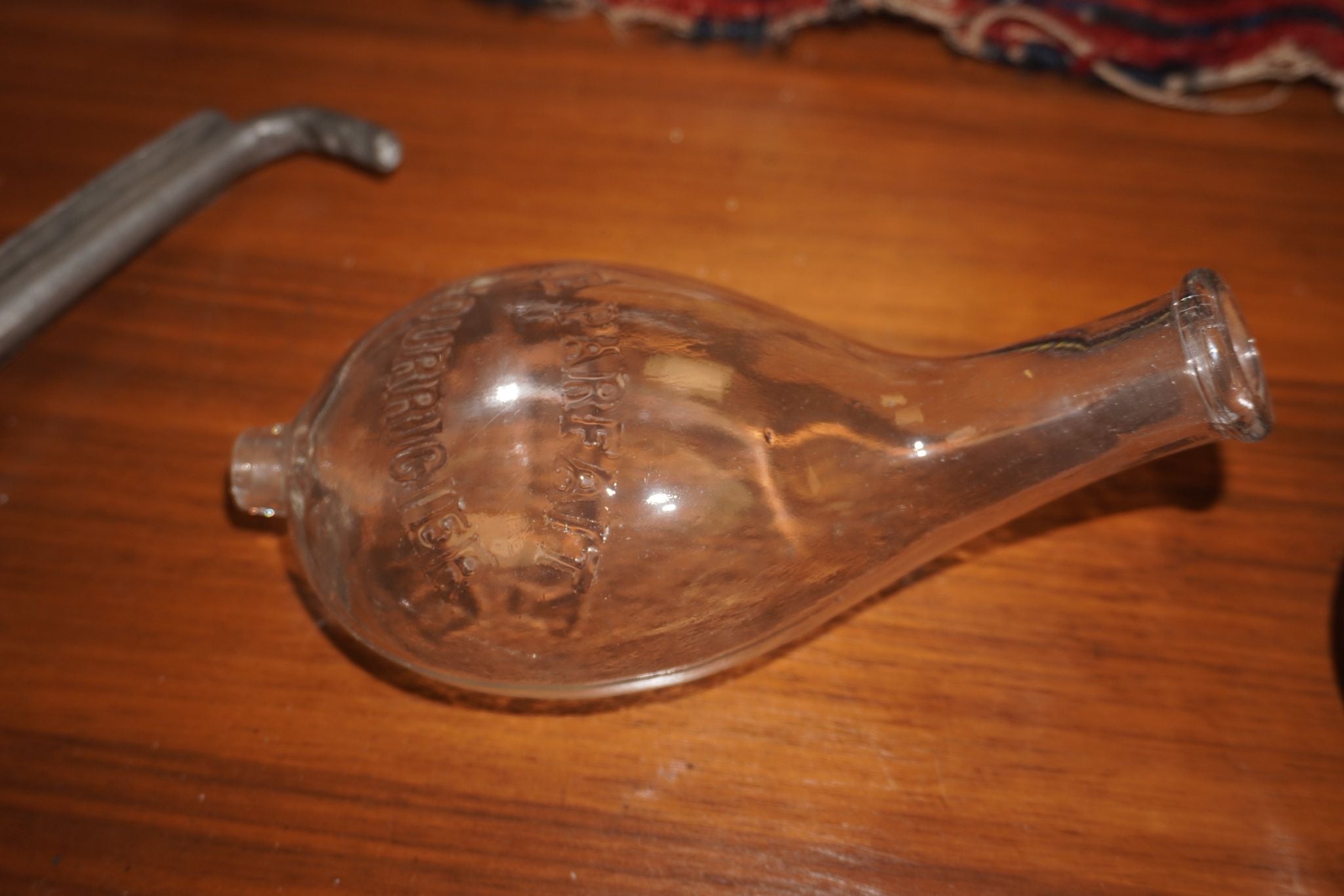 Ancienne bouteille médicale en verre – Irrigateur / Biberon hygiénique – début XXᵉ siècle