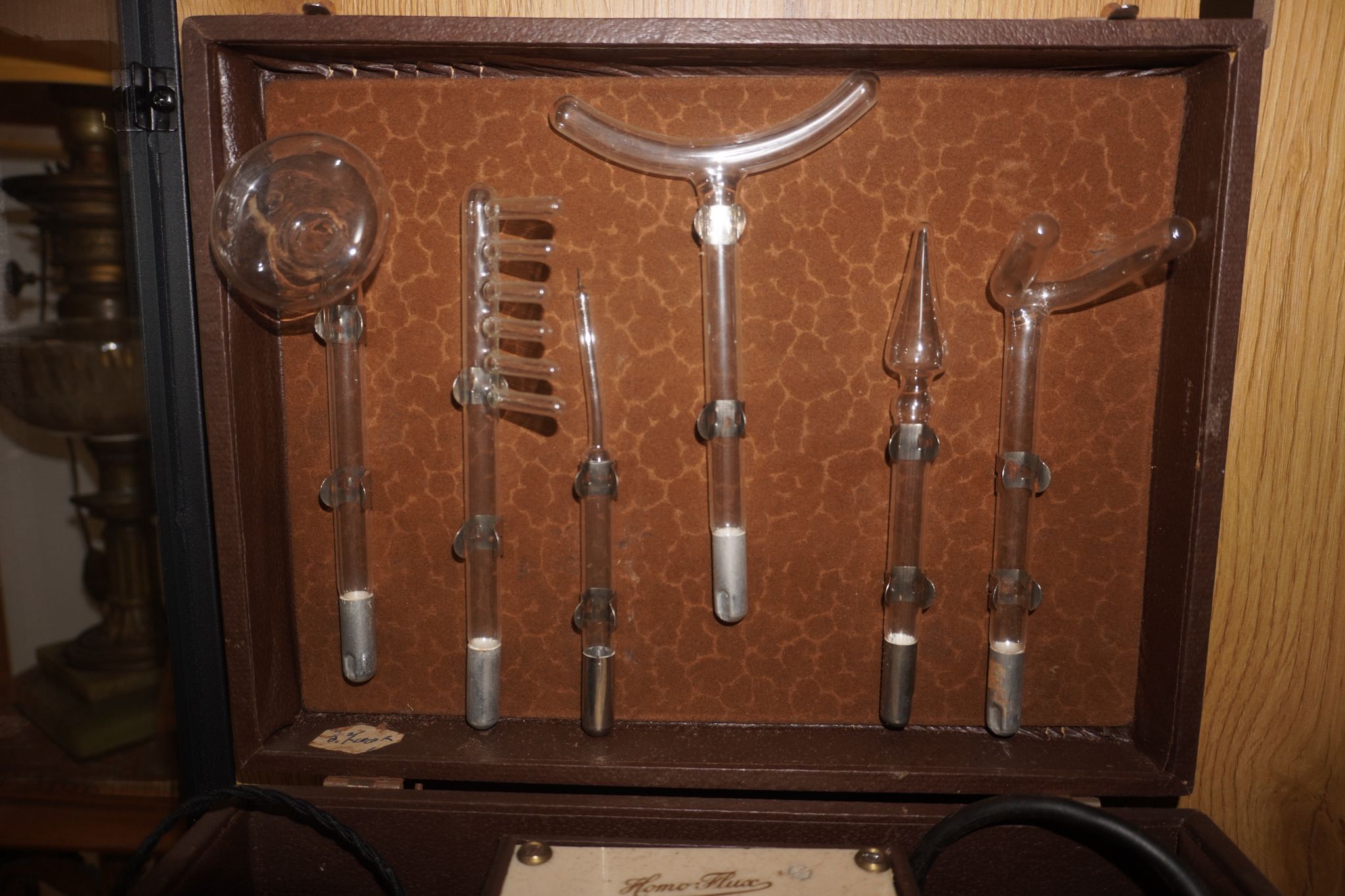 Appareil de soins haute fréquence – Années 1930/1950 (violet wand / d’Arsonval)