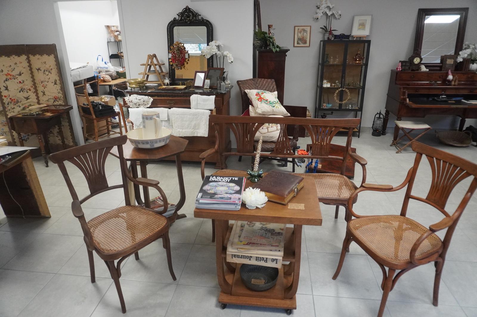 弯木扶手椅和长凳——雅各布和约瑟夫·科恩，维也纳，约1900年