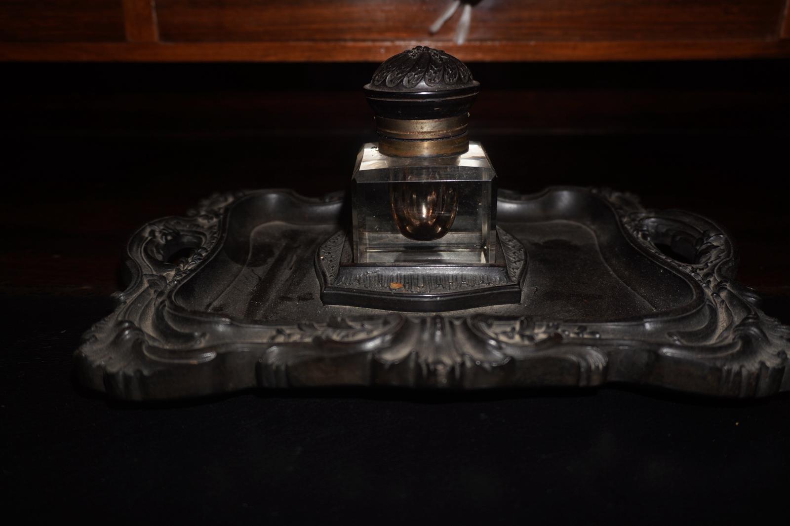 Encrier ancien en cristal avec plateau en métal – Pièce XIXe / début XXe