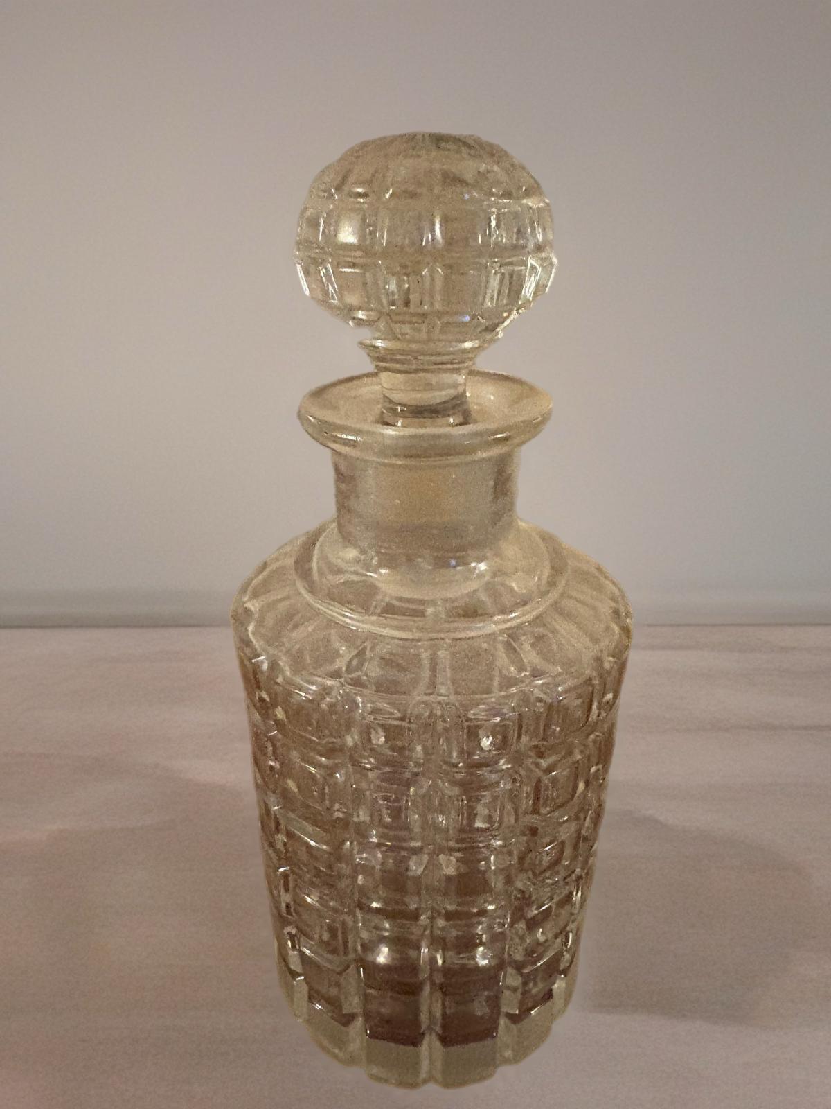 Ancien flacon à alcool / carafe à whisky en cristal taillé – bouchon boule assorti