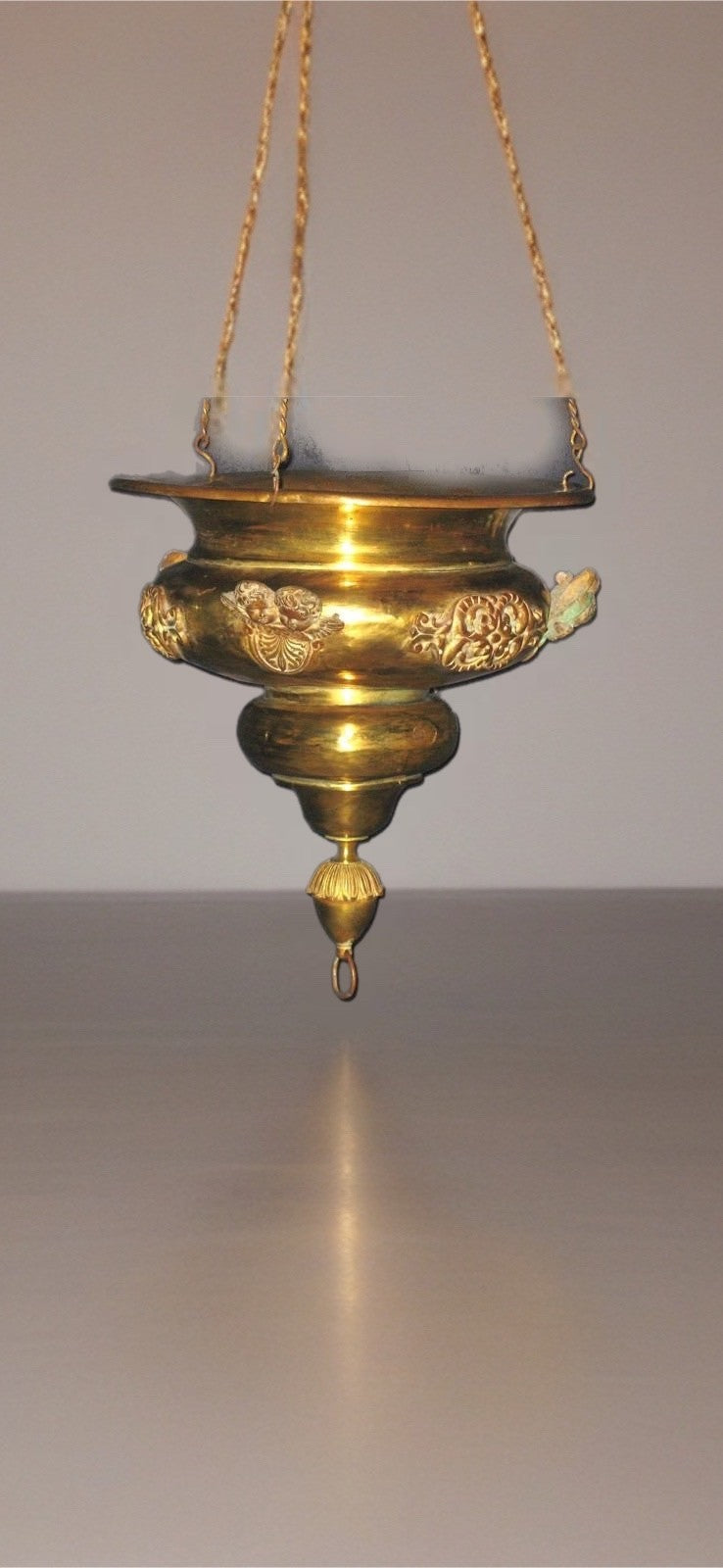 Suspension de chapelle en bronze et laiton doré – Décor d’angelots – Première moitié du XIXᵉ siècle